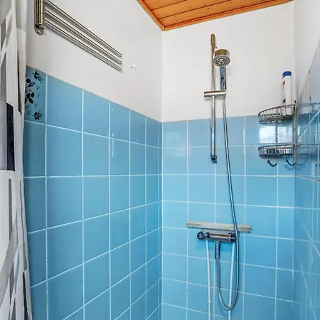 Stunning In With Kitchen 알링에