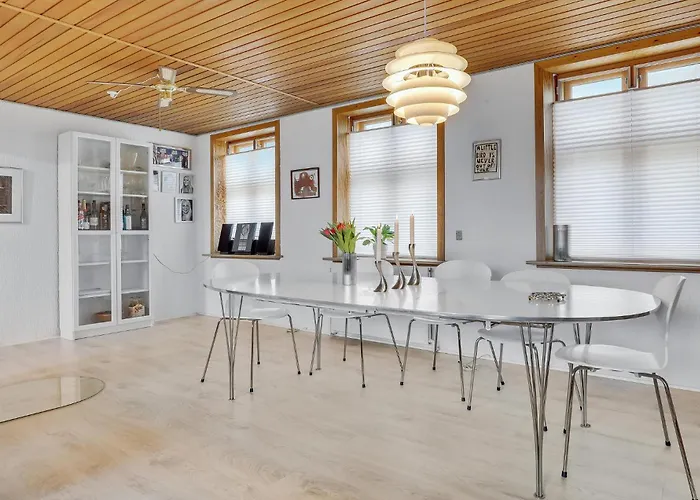 Stunning In With Kitchen *